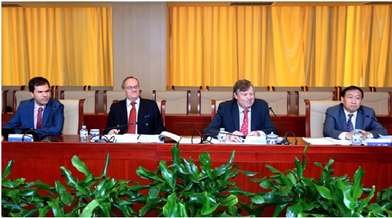 http://202.205.210.107:8080/_mediafile/chinamba/2014/11/19/2x7rcm7qq0.jpg